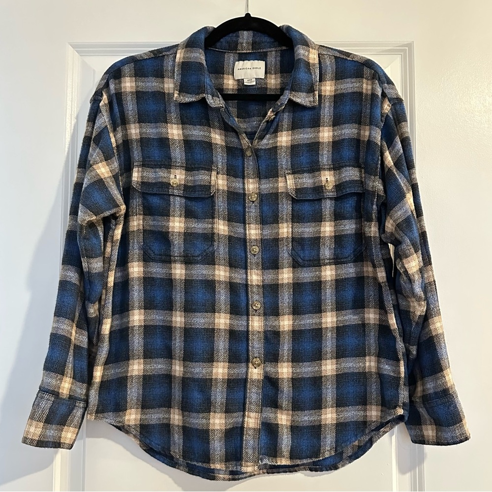 American Eagle Women’s Blue and Tan Flannel Size Small